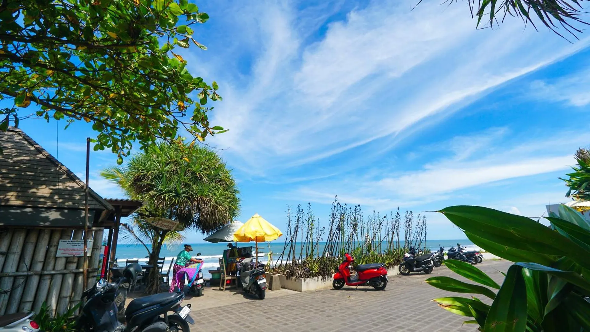 Tropical Beach House Bali Seminyak  Seminyak (Bali)