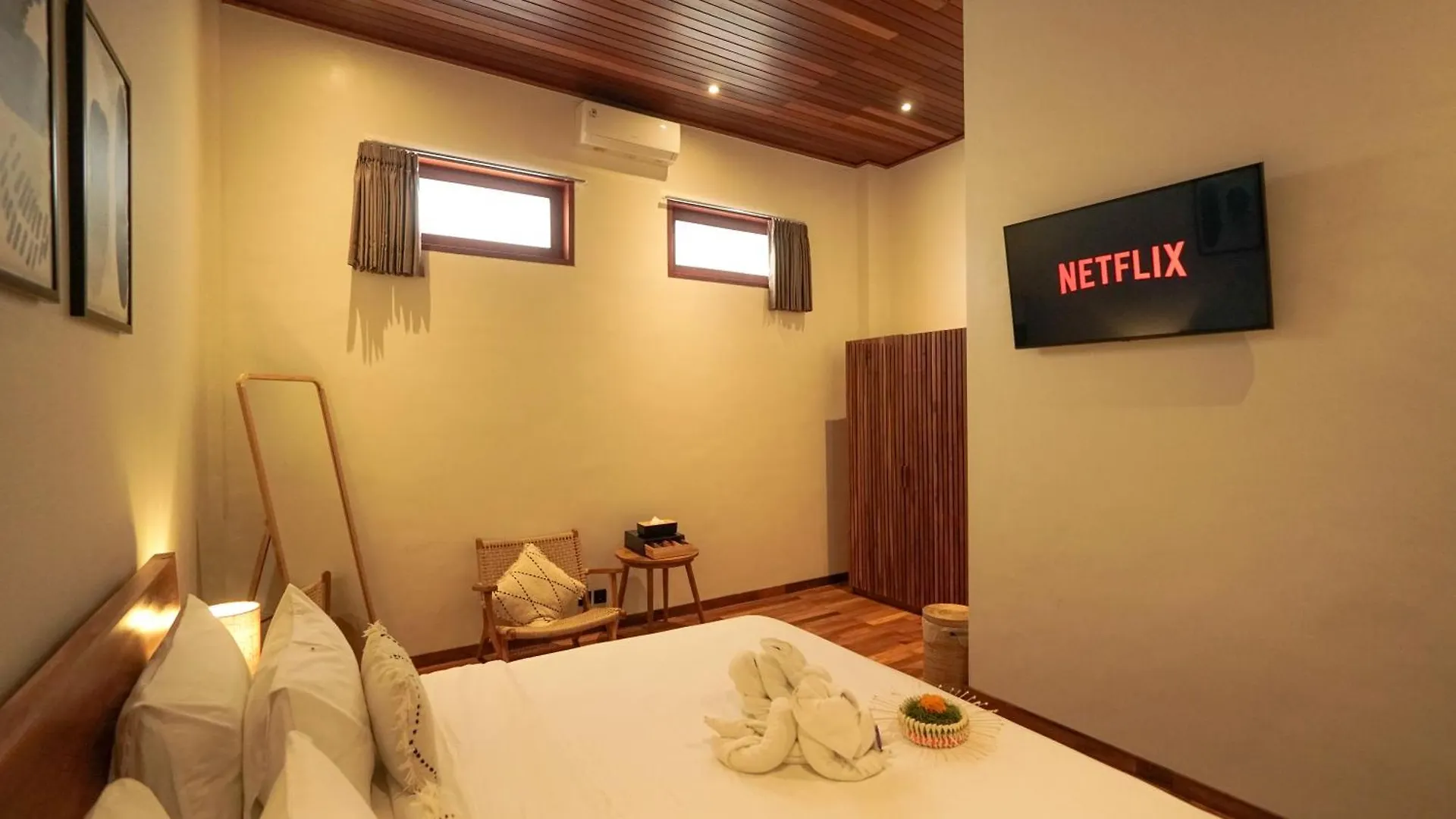 Bed & Breakfast Tropical Beach House Bali Seminyak