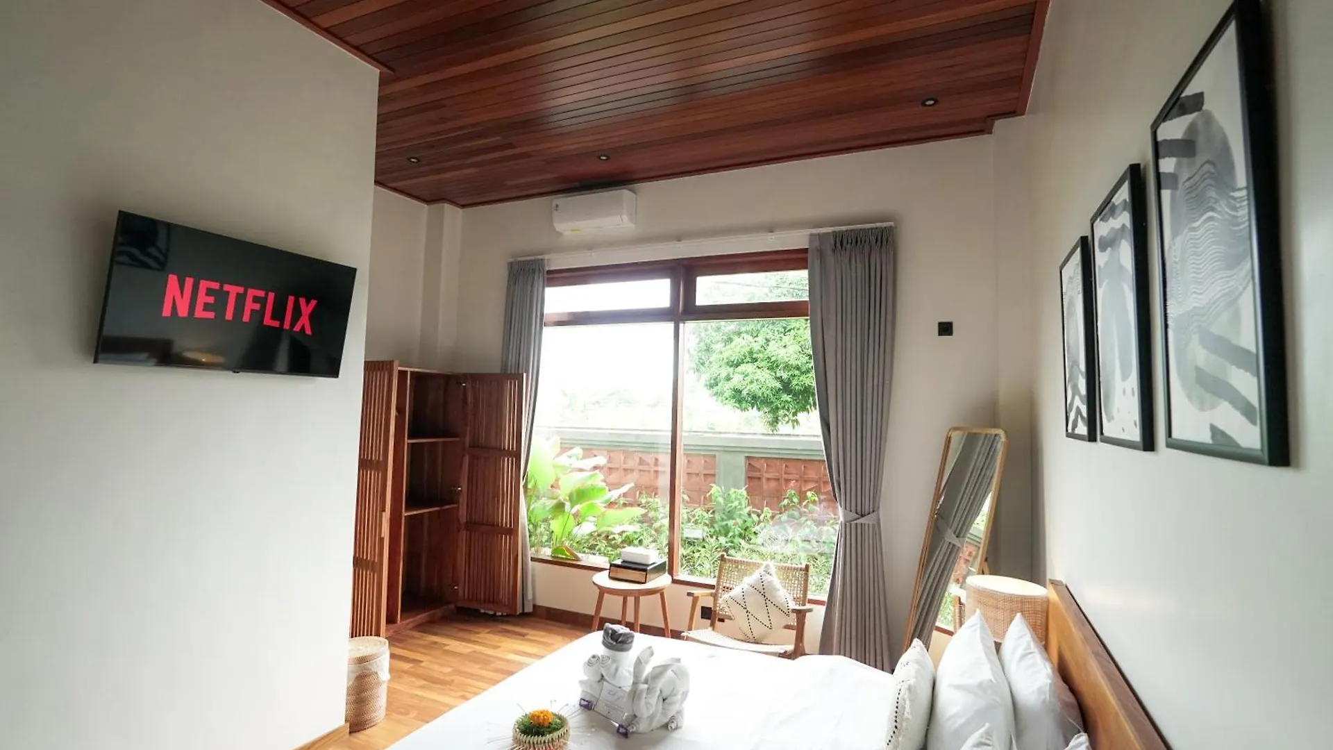 Bed & Breakfast Tropical Beach House Bali Seminyak